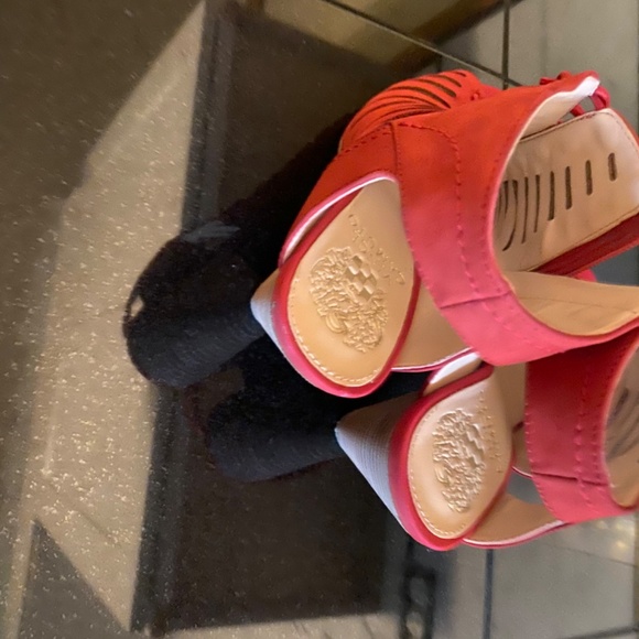 Vince Camuto - Picture 10 of 14